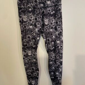lululemon athletica Black and Gray Floral Leggings